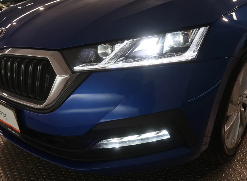 Škoda Octavia FRESH PLUS 1.5TSI 110 kW ZÁRUKA LED