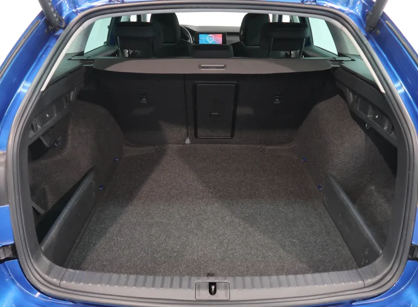 Škoda Octavia FRESH PLUS 1.5TSI 110 kW ZÁRUKA LED
