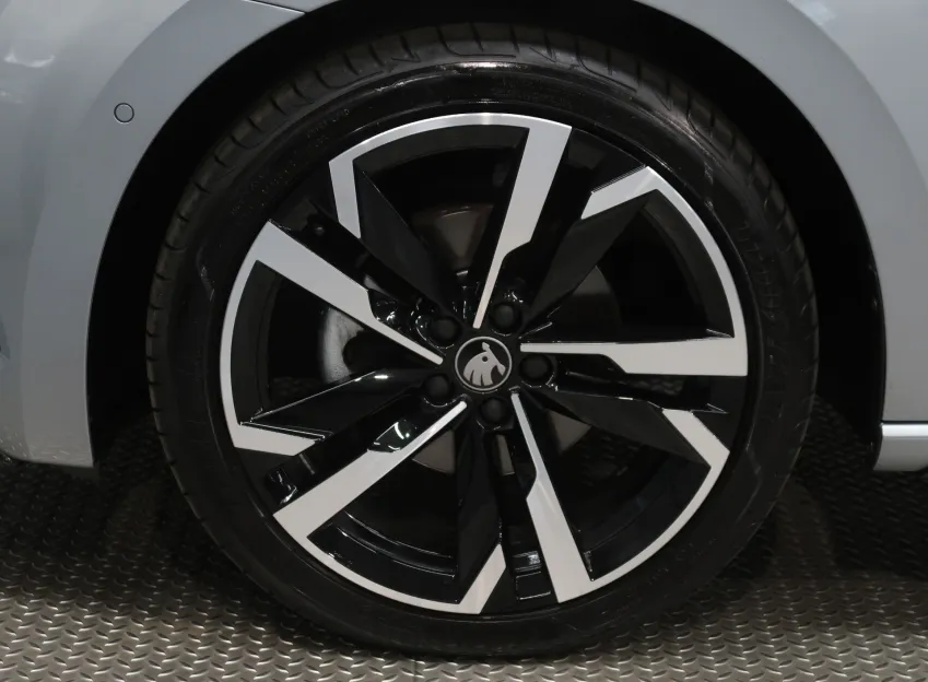 Škoda Scala MONTE CARLO 1.0TSI 85KW DSG PANORAMA