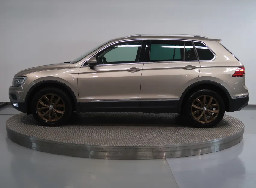 Volkswagen Tiguan HIGHLINE 2.0TDI 4x4 DSG TAŽNÉ