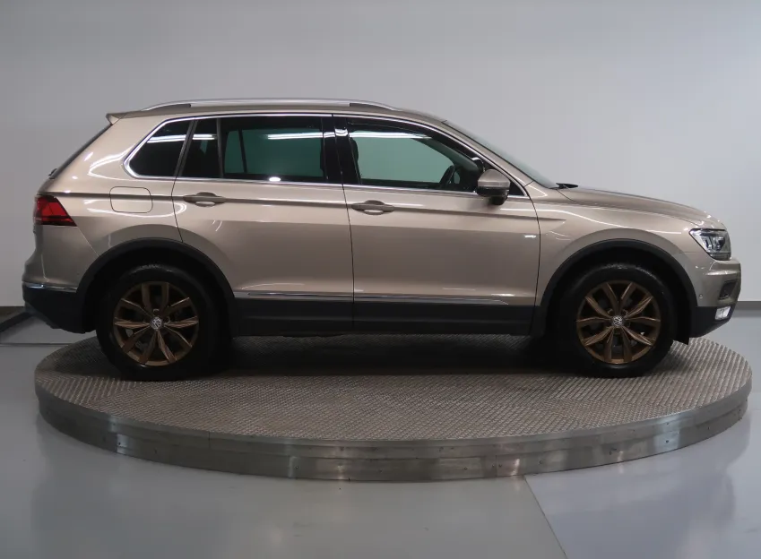 Volkswagen Tiguan HIGHLINE 2.0TDI 4x4 DSG TAŽNÉ