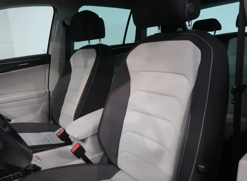 Volkswagen Tiguan HIGHLINE 2.0TDI 4x4 DSG TAŽNÉ