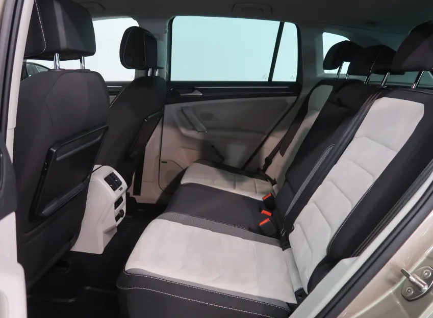 Volkswagen Tiguan HIGHLINE 2.0TDI 4x4 DSG TAŽNÉ