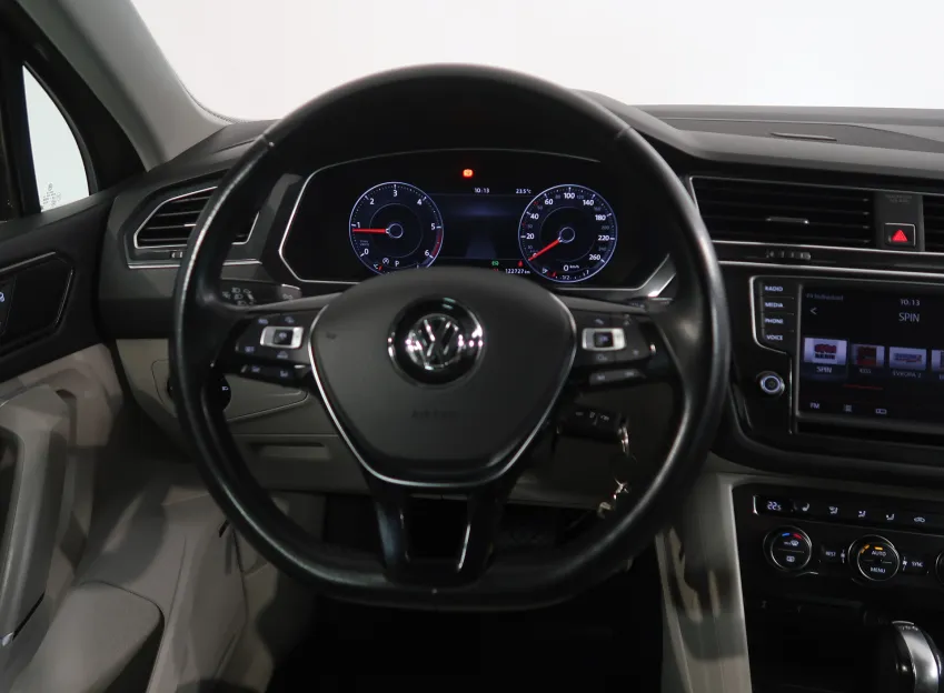Volkswagen Tiguan HIGHLINE 2.0TDI 4x4 DSG TAŽNÉ