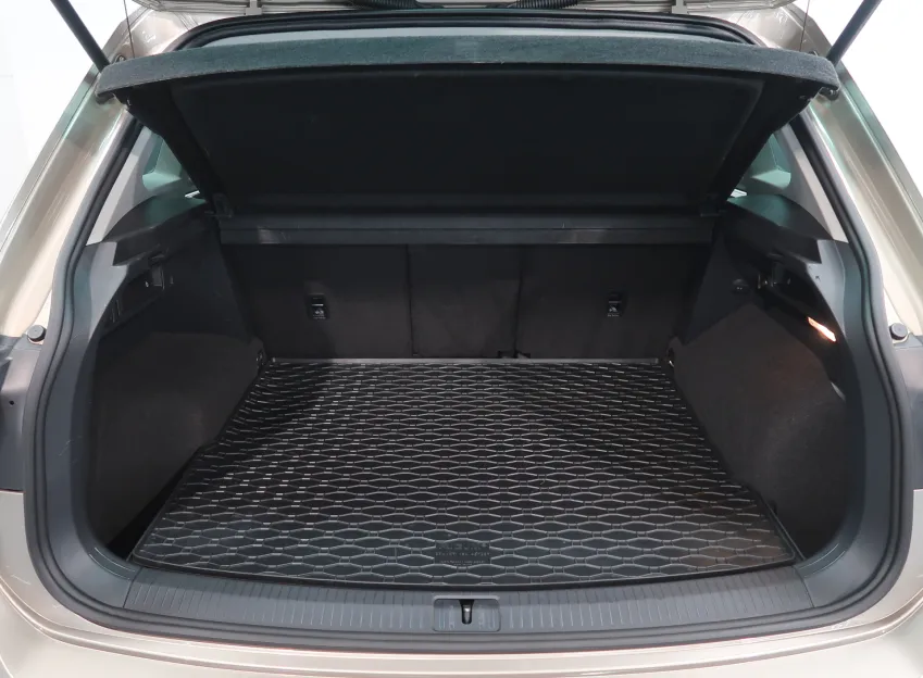 Volkswagen Tiguan HIGHLINE 2.0TDI 4x4 DSG TAŽNÉ