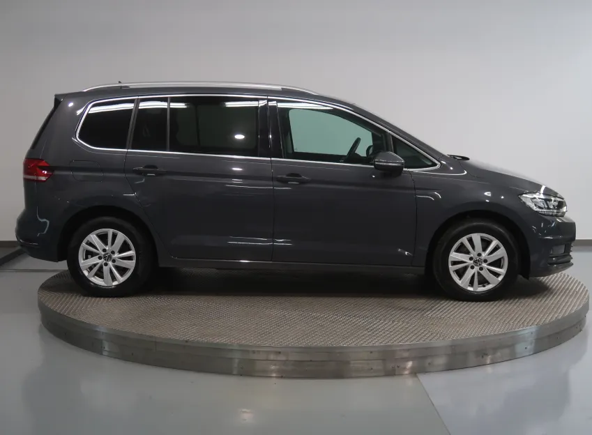 Volkswagen Touran HIGHLINE 2.0TDI DSG