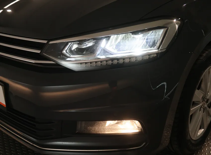 Volkswagen Touran HIGHLINE 2.0TDI DSG