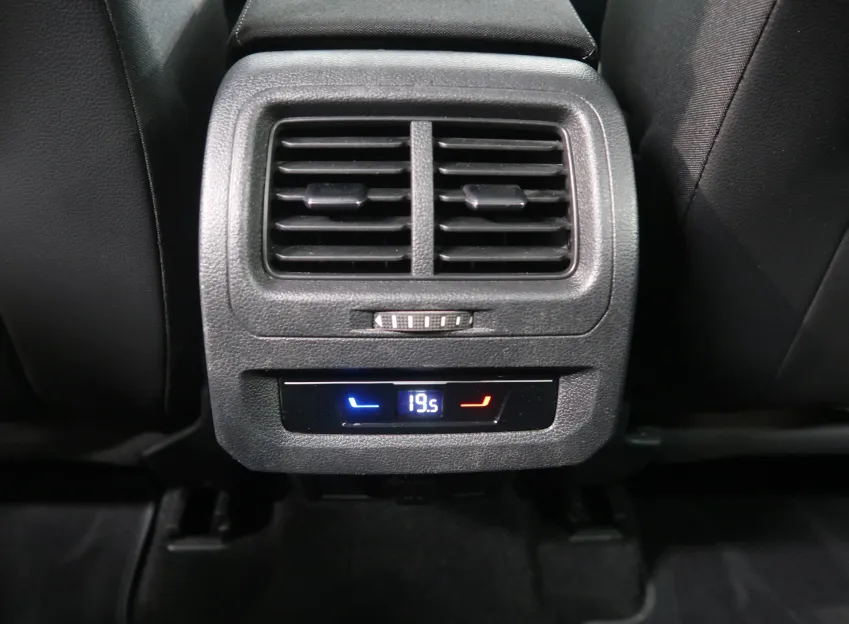 Volkswagen Touran HIGHLINE 2.0TDI DSG