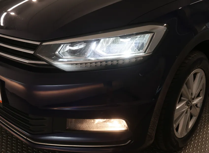 Volkswagen Touran HIGHLINE 2.0TDI 110KW DSG