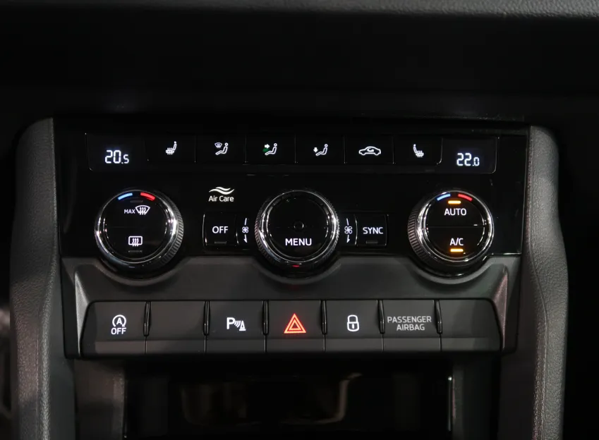 Škoda Karoq STYLE 1.5TSI 110KW DSG NAVI TAŽNÉ
