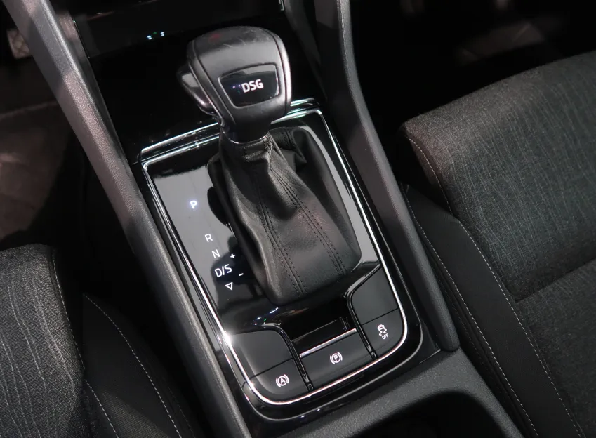 Škoda Karoq STYLE 1.5TSI 110KW DSG NAVI TAŽNÉ