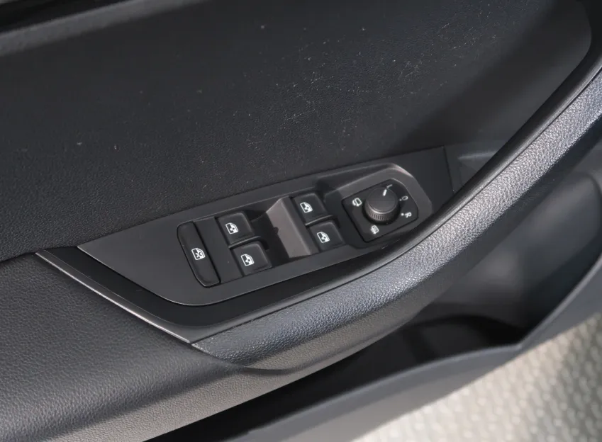 Škoda Karoq STYLE 1.5TSI 110KW DSG NAVI TAŽNÉ