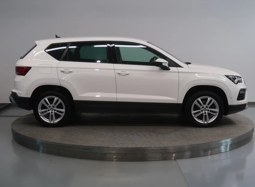 SEAT Ateca 2.0TDI 110KW TAŽNÉ NAVI