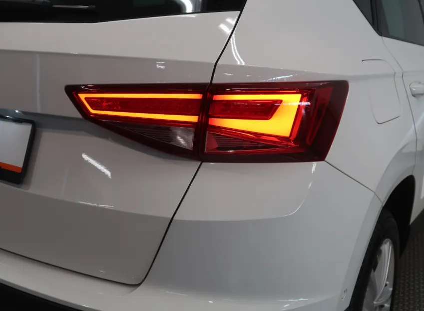 SEAT Ateca 2.0TDI 110KW TAŽNÉ NAVI