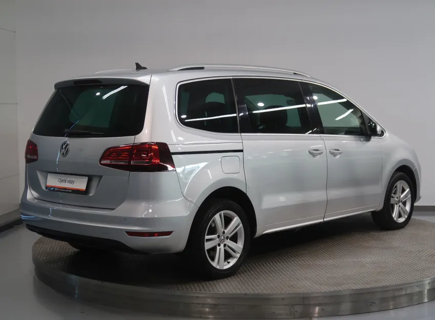 Volkswagen Sharan HIGHLINE 2.0TDI 4x4 DSG 7MÍST TAŽNÉ WEBASTO DCC