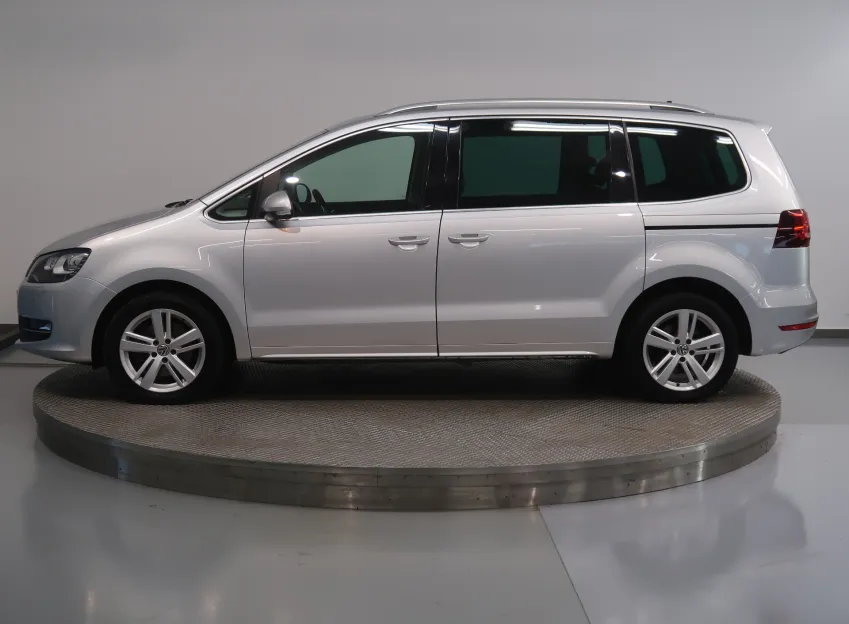 Volkswagen Sharan HIGHLINE 2.0TDI 4x4 DSG 7MÍST TAŽNÉ WEBASTO DCC