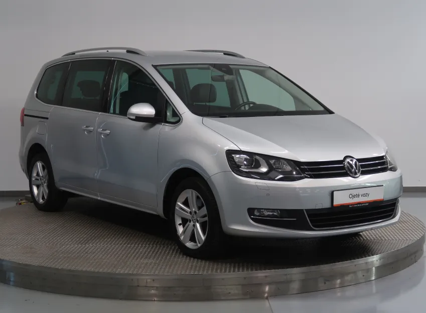 Volkswagen Sharan HIGHLINE 2.0TDI 4x4 DSG 7MÍST TAŽNÉ WEBASTO DCC