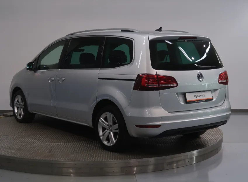 Volkswagen Sharan HIGHLINE 2.0TDI 4x4 DSG 7MÍST TAŽNÉ WEBASTO DCC