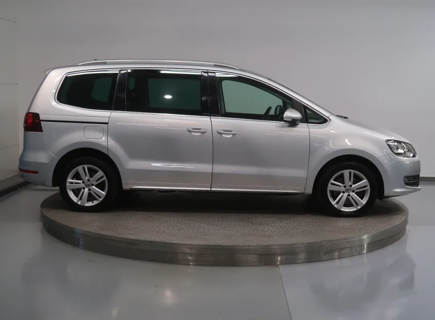 Volkswagen Sharan HIGHLINE 2.0TDI 4x4 DSG 7MÍST TAŽNÉ WEBASTO DCC
