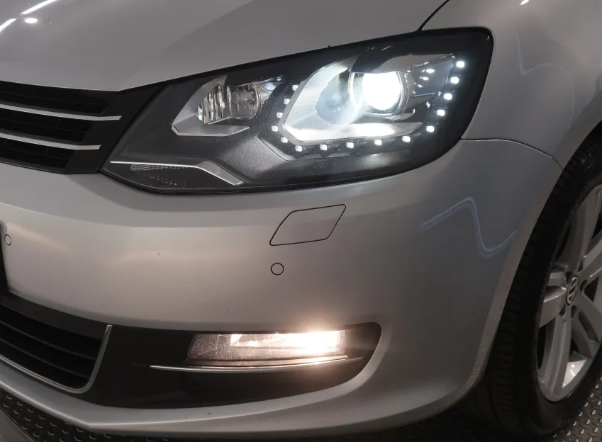 Volkswagen Sharan HIGHLINE 2.0TDI 4x4 DSG 7MÍST TAŽNÉ WEBASTO DCC