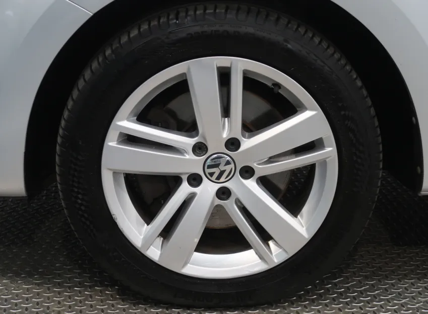 Volkswagen Sharan HIGHLINE 2.0TDI 4x4 DSG 7MÍST TAŽNÉ WEBASTO DCC