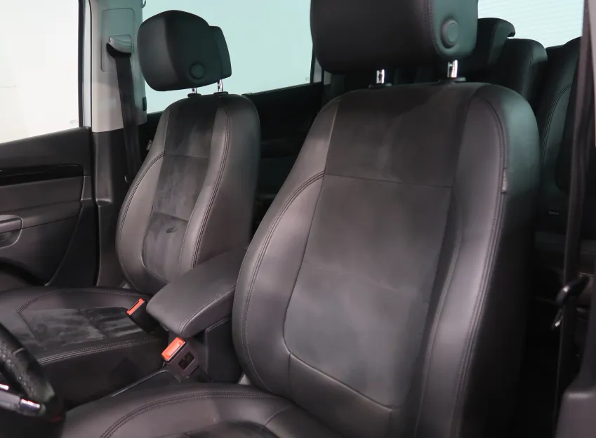Volkswagen Sharan HIGHLINE 2.0TDI 4x4 DSG 7MÍST TAŽNÉ WEBASTO DCC