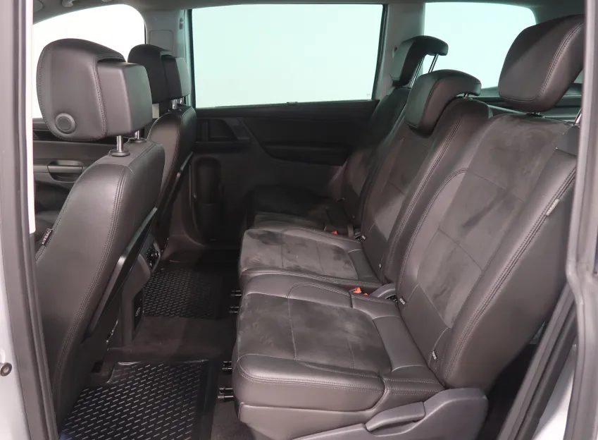 Volkswagen Sharan HIGHLINE 2.0TDI 4x4 DSG 7MÍST TAŽNÉ WEBASTO DCC