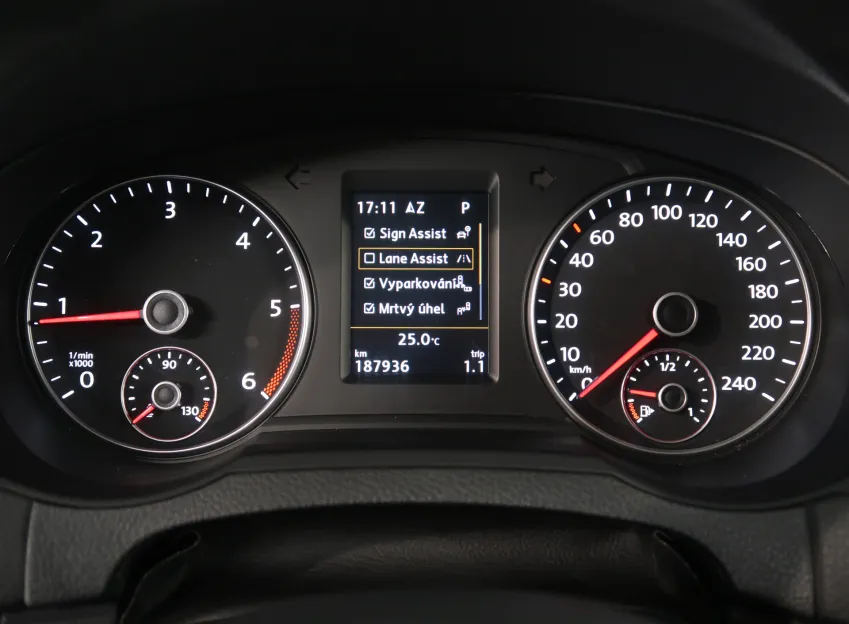 Volkswagen Sharan HIGHLINE 2.0TDI 4x4 DSG 7MÍST TAŽNÉ WEBASTO DCC