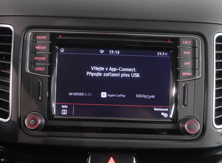 Volkswagen Sharan HIGHLINE 2.0TDI 4x4 DSG 7MÍST TAŽNÉ WEBASTO DCC