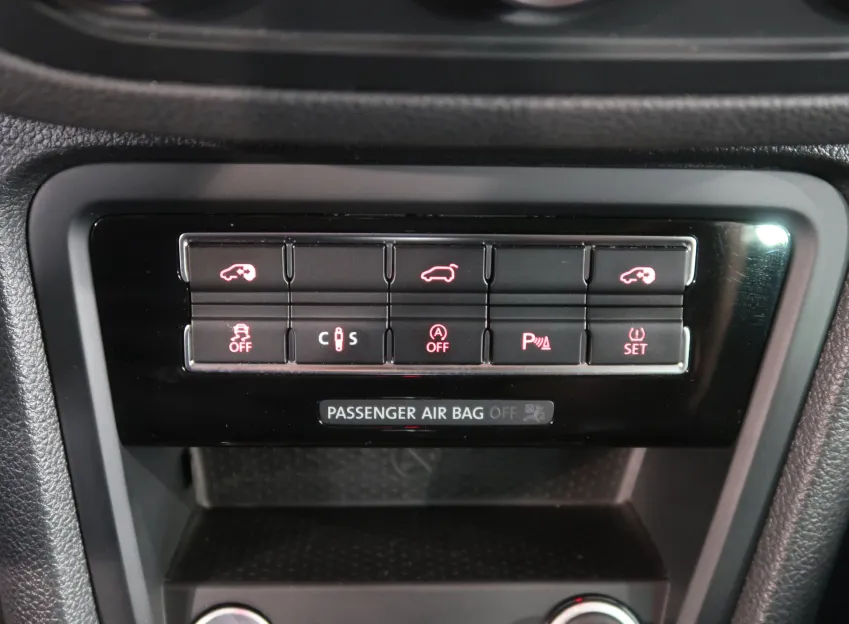 Volkswagen Sharan HIGHLINE 2.0TDI 4x4 DSG 7MÍST TAŽNÉ WEBASTO DCC