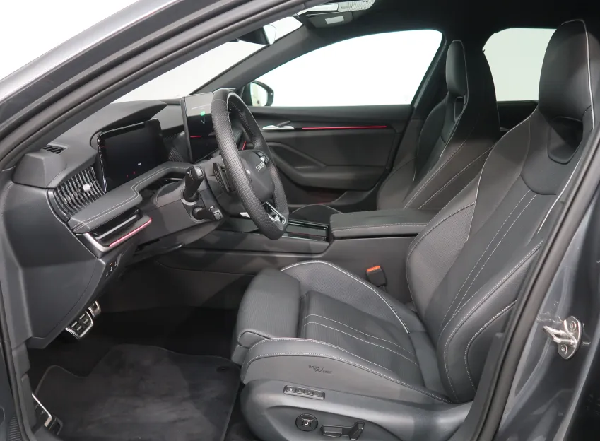 Škoda Superb SPORTLINE 2.0TDI 142KW 4x4 DSG WEBASTO TAŽNÉ CANTO