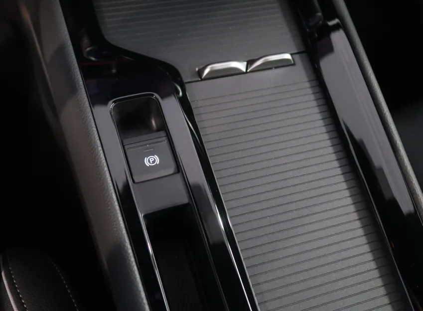 Škoda Superb SPORTLINE 2.0TDI 142KW 4x4 DSG WEBASTO TAŽNÉ CANTO