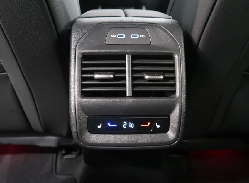 Škoda Superb SPORTLINE 2.0TDI 142KW 4x4 DSG WEBASTO TAŽNÉ CANTO