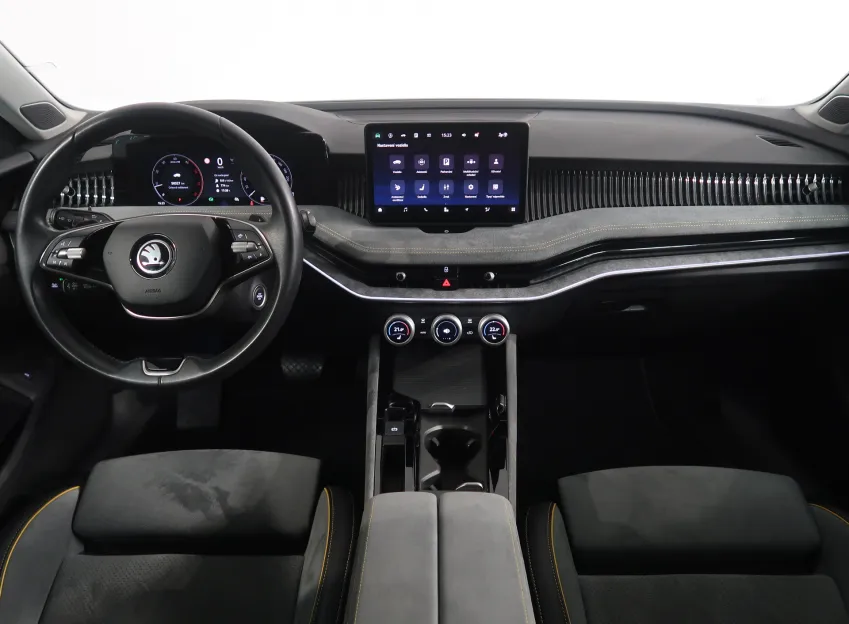 Škoda Superb SELECTION 2.0TDI 110KW DSG CANTON LED MATRIX