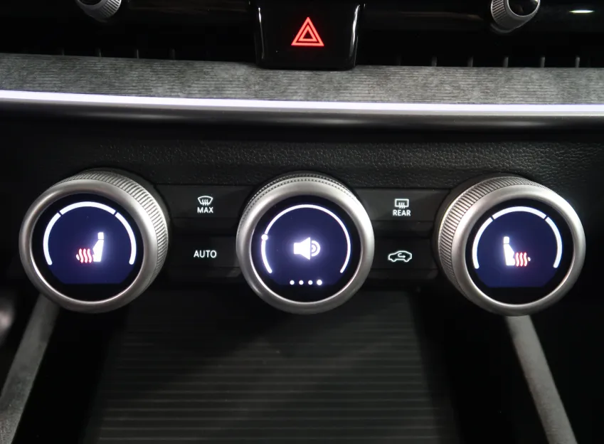 Škoda Superb SELECTION 2.0TDI 110KW DSG CANTON LED MATRIX
