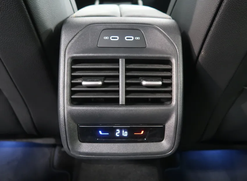 Škoda Superb SELECTION 2.0TDI 110KW DSG CANTON LED MATRIX