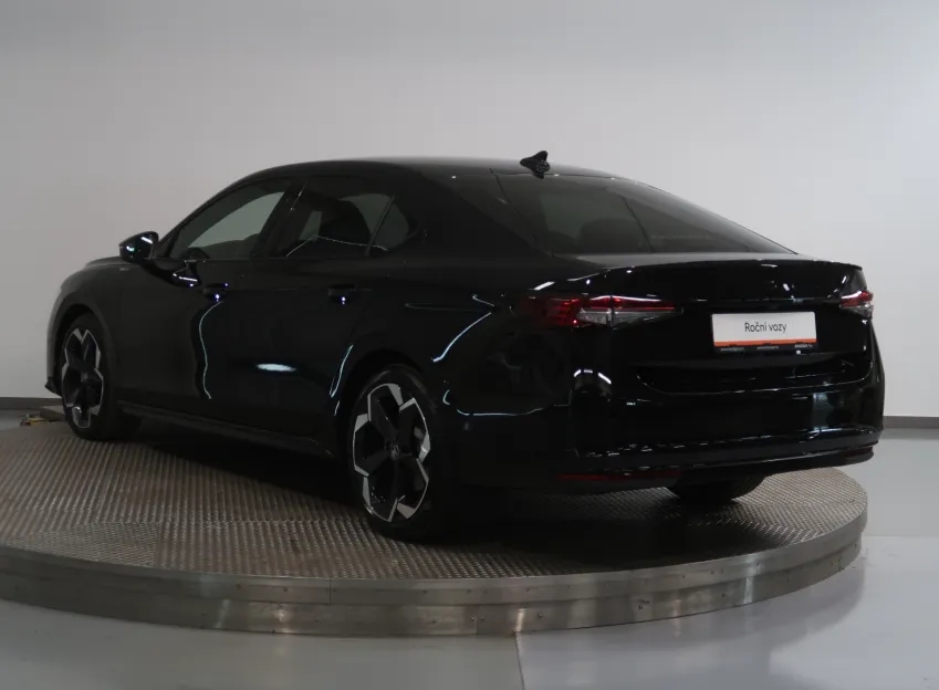 Škoda Superb SPORTLINE 2.0TDI 110KW DSG WEBASTO TAŽNÉ CANTON