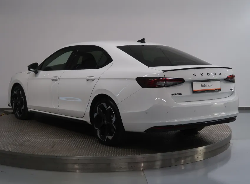 Škoda Superb SPORTLINE 2.0TDI 142KW 4x4 DSG WEBASTO TAŽNÉ CANTO