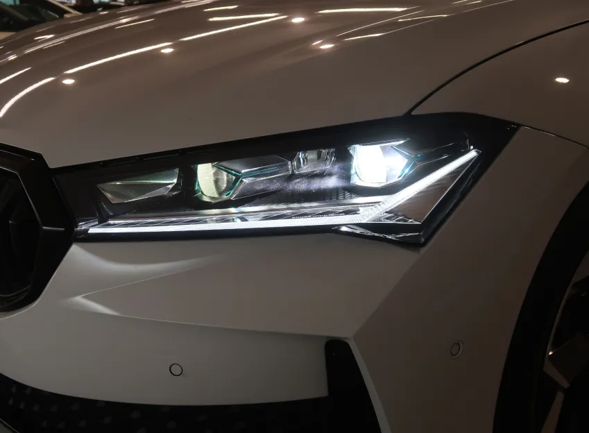 Škoda Superb SPORTLINE 2.0TDI 142KW 4x4 DSG WEBASTO TAŽNÉ CANTO