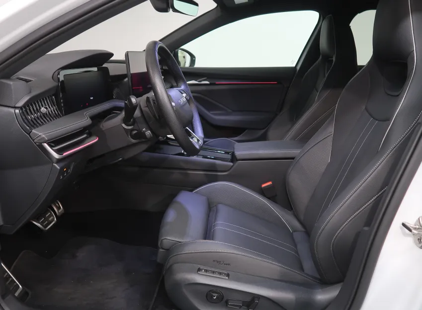 Škoda Superb SPORTLINE 2.0TDI 142KW 4x4 DSG WEBASTO TAŽNÉ CANTO