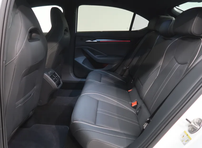 Škoda Superb SPORTLINE 2.0TDI 142KW 4x4 DSG WEBASTO TAŽNÉ CANTO
