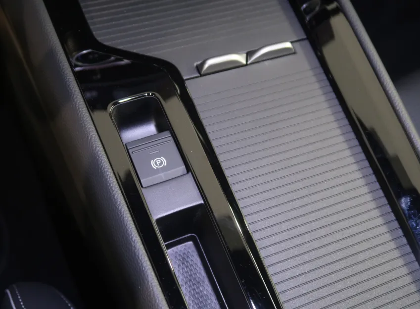 Škoda Superb SPORTLINE 2.0TDI 142KW 4x4 DSG WEBASTO TAŽNÉ CANTO