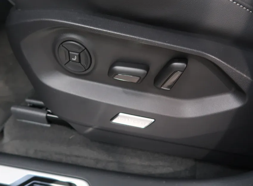 Volkswagen Touareg R-LINE V6 3,0TDI 170 KW 4MOTION