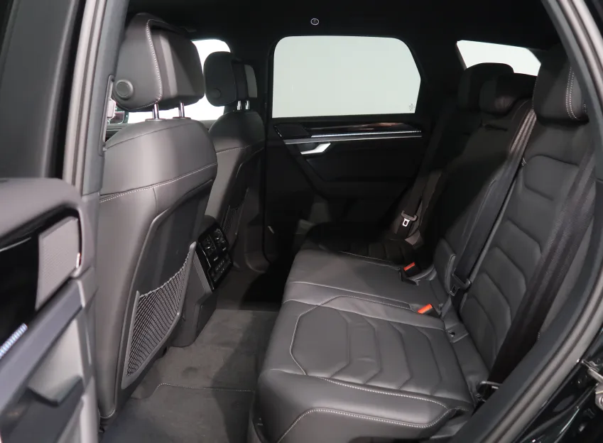 Volkswagen Touareg R-LINE V6 3,0TDI 170 KW 4MOTION