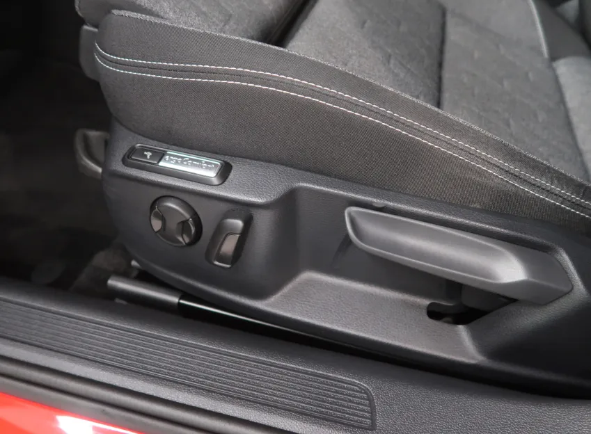 Volkswagen Passat BUSINESS PREMIUM 2.0TDI 110KW TAŽNÉ