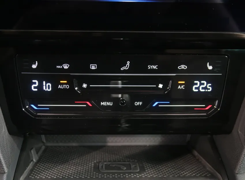 Volkswagen Passat BUSINESS PREMIUM 2.0TDI 110KW TAŽNÉ