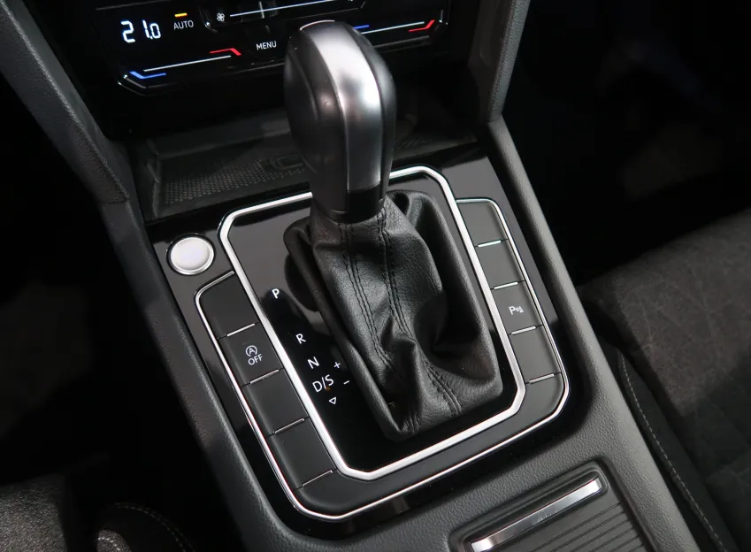 Volkswagen Passat BUSINESS PREMIUM 2.0TDI 110KW TAŽNÉ