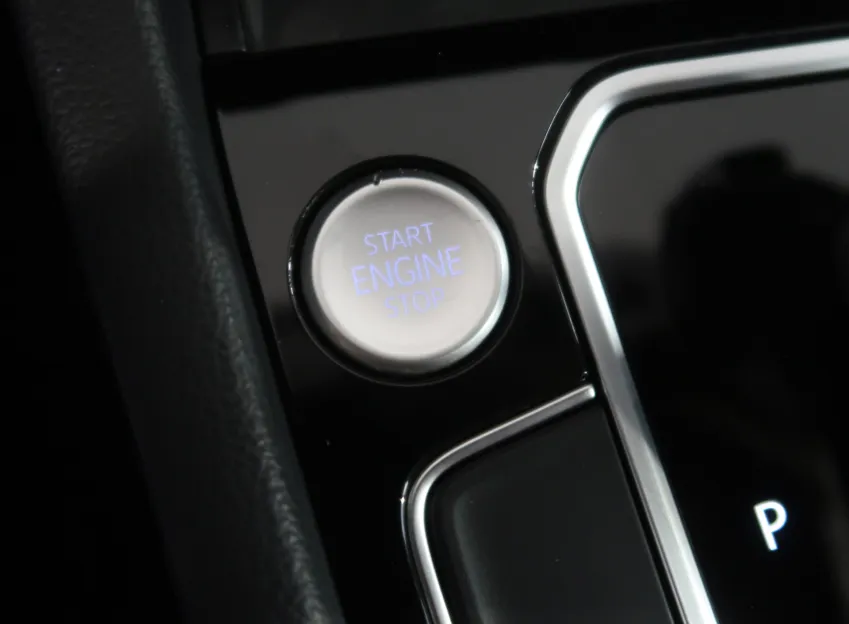 Volkswagen Passat BUSINESS PREMIUM 2.0TDI 110KW TAŽNÉ