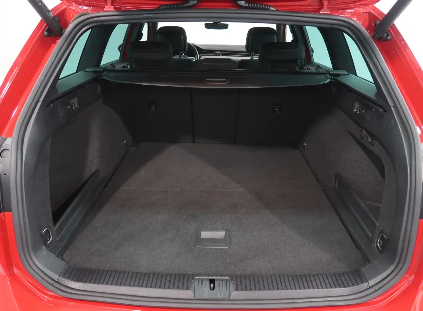 Volkswagen Passat BUSINESS PREMIUM 2.0TDI 110KW TAŽNÉ