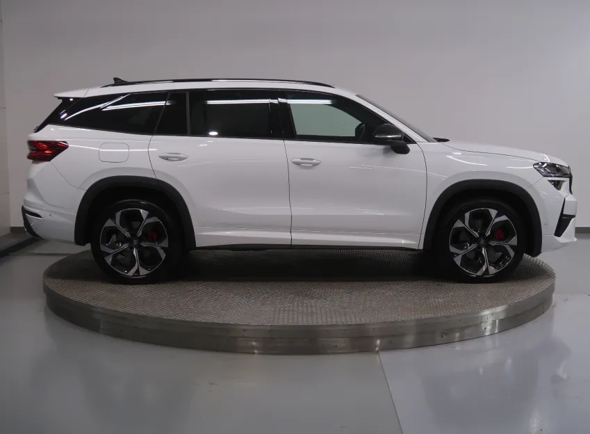 Škoda Kodiaq RS 2.0TSI 195KW 4x4 DSG WEBASTO TAŽNÉ CANTON HUD P
